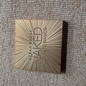 URBAN DECAY Ultimate Basics Eyeshadow Palette